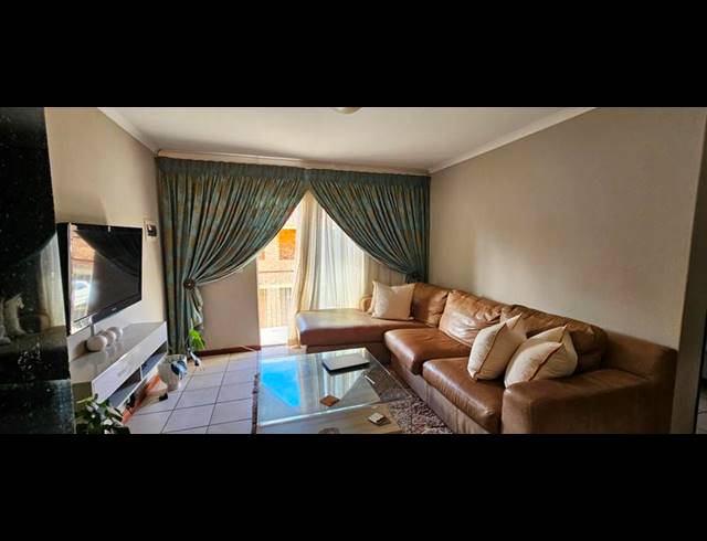 2 BEDROOM APARTMENT FOR SALE IN LOTUS GARDENS